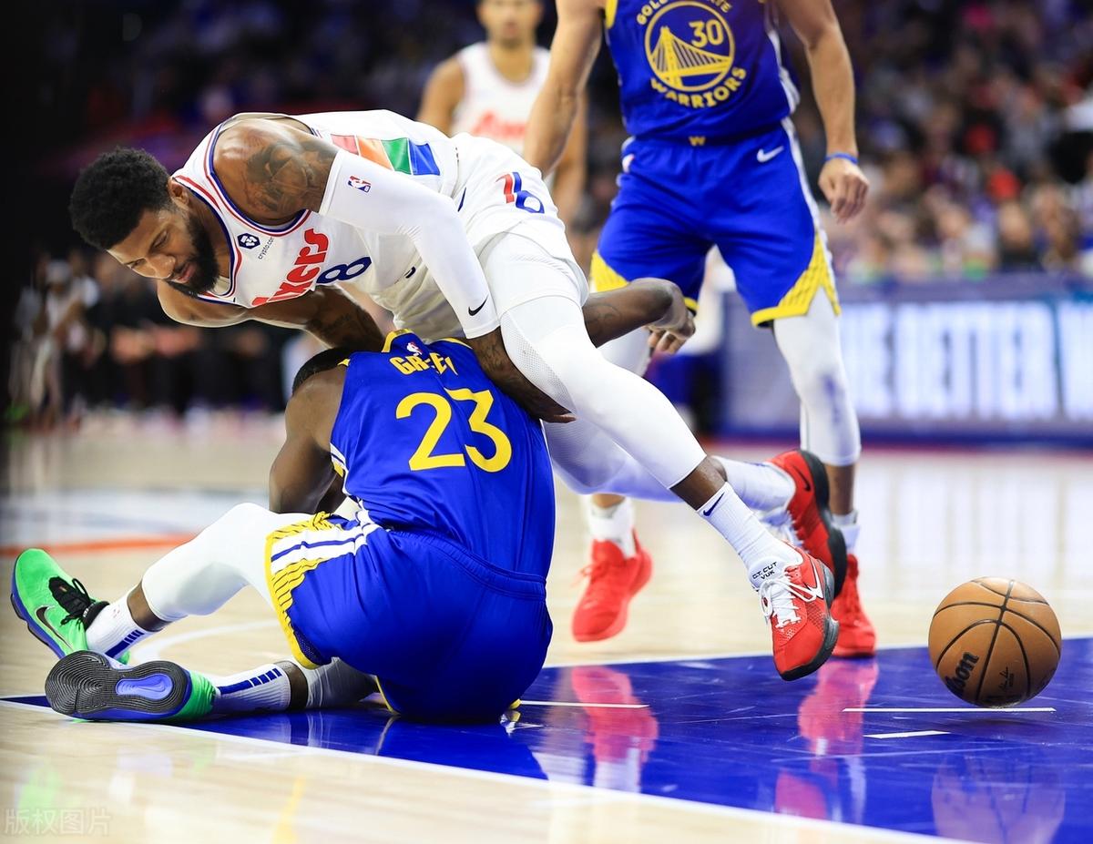 关于转折点费城76人官宣签约，德甲集结日攻防权衡，球迷炸锅，团队化学反应显著的信息