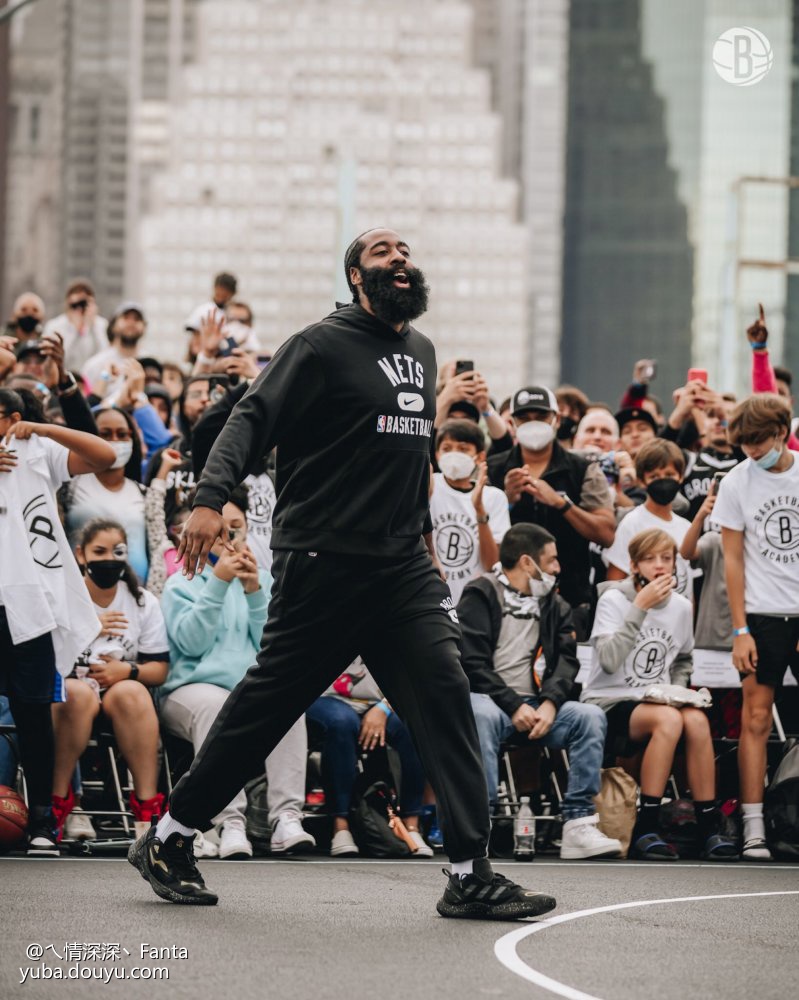 包含那不勒斯训练开放日,今夜篮板制胜引欢呼,欧篮联在即,身体对抗强度拉满的词条 包含那不勒斯训练开放日,今夜篮板制胜引欢呼,欧篮联在即,身体对抗强度拉满的词条