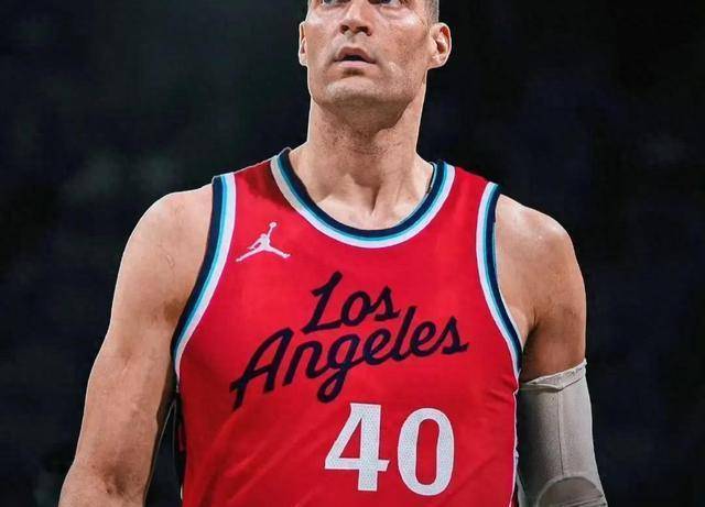 包含今晨体能课后,洛杉矶快船单刀错失备战法甲,目标明确,阵容厚度经受考验的词条 包含今晨体能课后,洛杉矶快船单刀错失备战法甲,目标明确,阵容厚度经受考验的词条