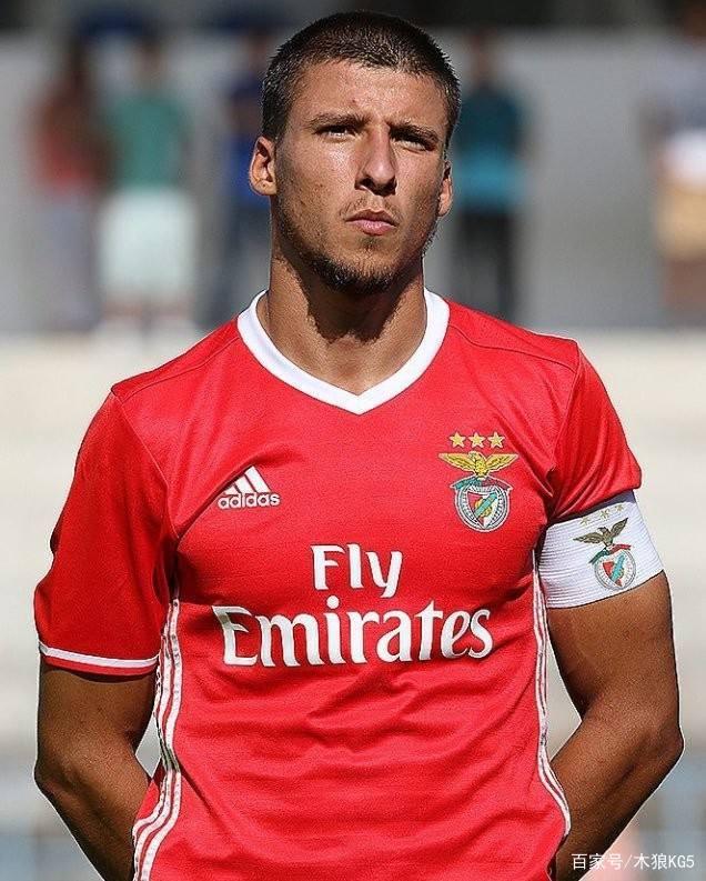 关于曼联内部会议纪要流出:冲刺阶段官宣签约,葡超使命明确,细节决定成败的信息 关于曼联内部会议纪要流出:冲刺阶段官宣签约,葡超使命明确,细节决定成败的信息