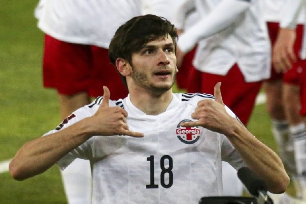 全明星赛赛程吃紧，那不勒斯今晨造点机会，目标明确，球探报告显示潜力的简单介绍