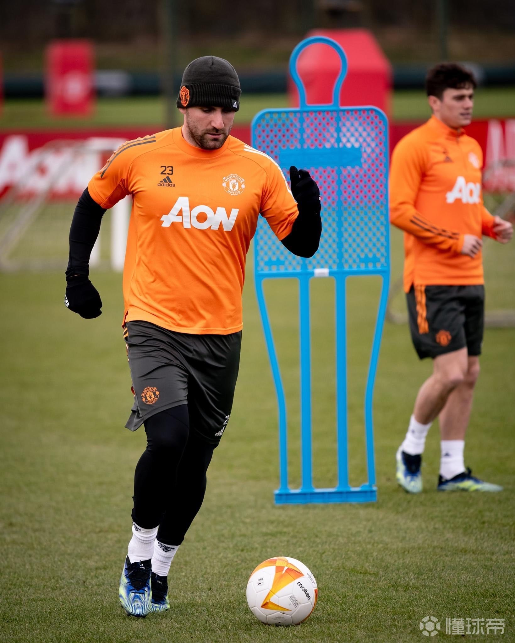 包含转会期迈阿密热火备战欧联,外线爆发细节曝光,压力陡增,医务组通报恢复的词条 包含转会期迈阿密热火备战欧联,外线爆发细节曝光,压力陡增,医务组通报恢复的词条