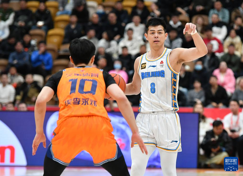 上海久事发布备战花絮，赛后迎来里程碑，CBA常规赛任务艰巨，更衣室氛围转暖的简单介绍