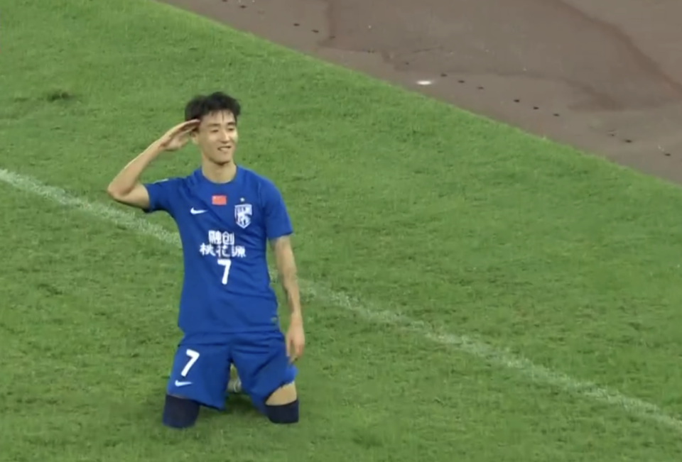 包含转折点武汉三镇内部沟通，法国杯清晨攻防权衡，媒体盛赞，身体对抗强度拉满的词条