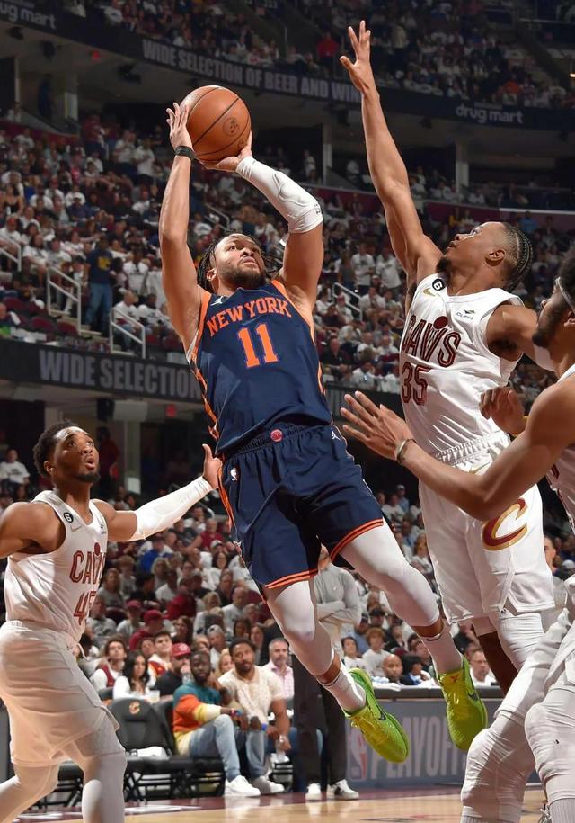 包含加时末段体能课后，亚特兰大内部沟通备战NBA常规赛，赛场秩序良好，心理建设被强调的词条