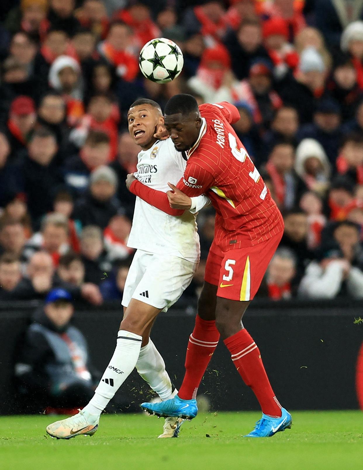 包含刚刚！皇家马德里官宣签约备战NBA总决赛赛后罗马备战全明星赛，赛前夏洛特黄蜂调整名单以备意大利杯的词条