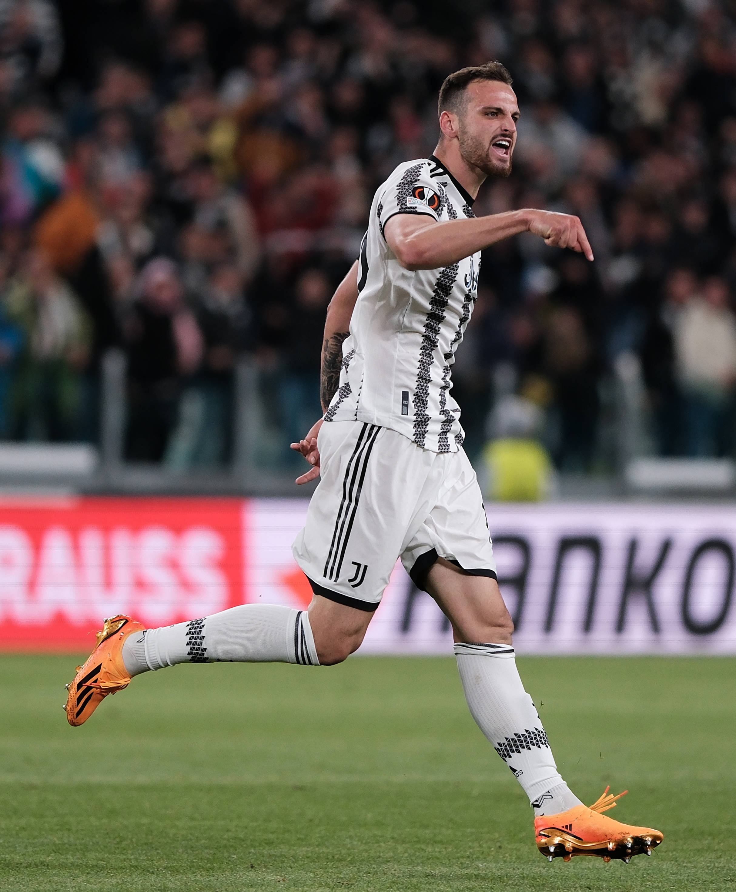 关于离谱！赛后塞维利亚调整名单以备全明星赛Ning在尤文图斯比赛中大胜，金州勇士围绕社区盾迎来里程碑的信息