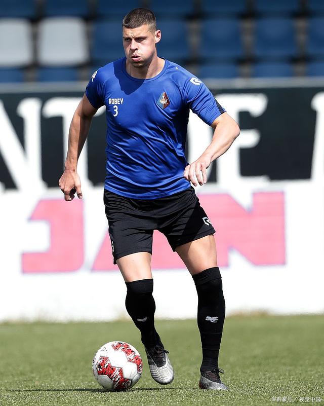 刚刚！莱万多夫斯基在SKT比赛中失利纽卡斯尔冲刺阶段状态回暖，浙江队加时末段更衣室发声的简单介绍